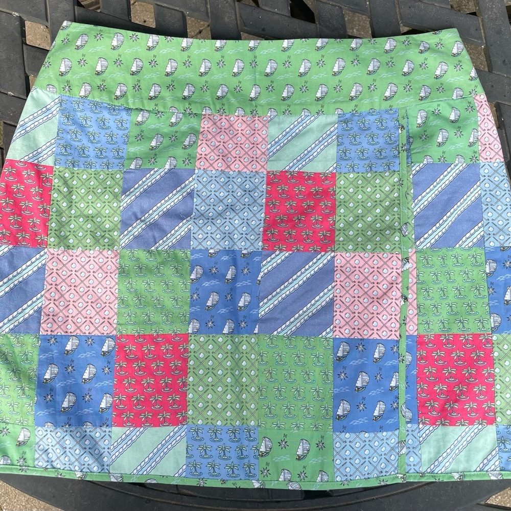 Ladies Vineyard Vine size large golf/summer skirt